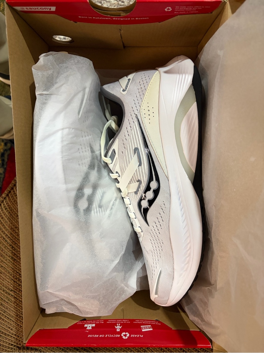 Saucony Guide 16 | US M SIZE 10.5 | NEW IN ORIGINAL BOXING - Picture 3 of 4